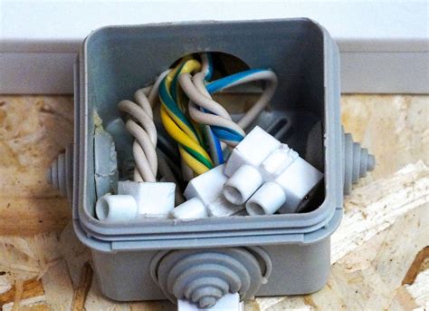 when to use metal or plastic electrical boxes|plastic vs metal junction box.